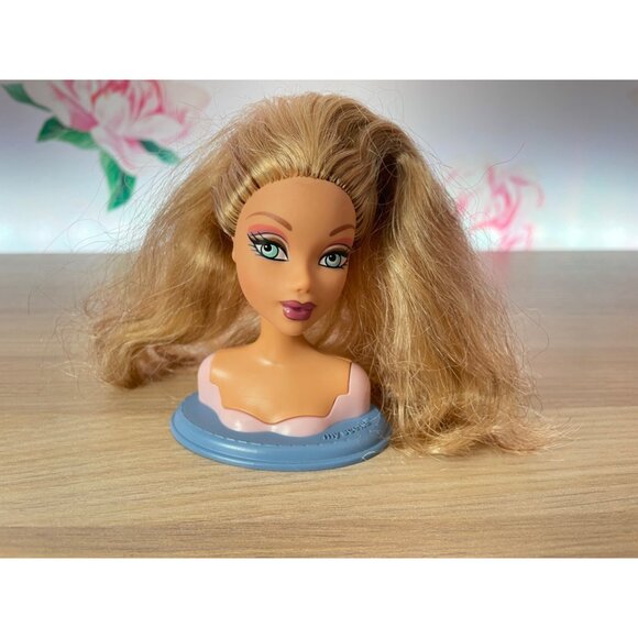 My Scene Swappin' Styles Barbie Heads & Stand - Picture 8 of 9